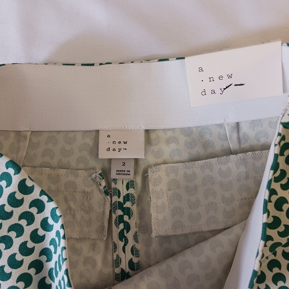 a new day Green and White Patterned Cropped Pants - Picture 8 of 12